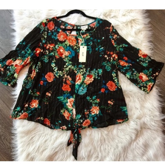 h.i.p. Tops - NWT H.I.P Women’s 1X floral blouse wrap tie waist